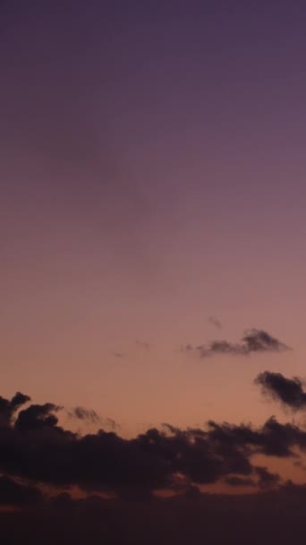 Dalam Video Tilapse Langit Senja Lavender Berfungsi Sebagai Latar Belakang — Stok Video