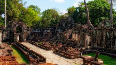 Ebedi mucizeler: Kamboçya ormanlarındaki ünlü antik kalıntılar, Khmer mimarisinin anıtları ve Doğu 'nun antik medeniyetlerine bir ahit..