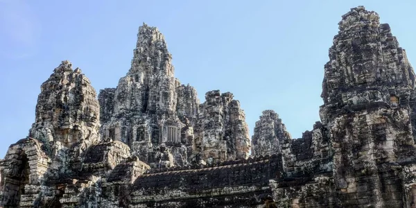 Общий Вид Древнего Храма Байон Камбодже Солнечный День Каменные Башни — стоковое фото
