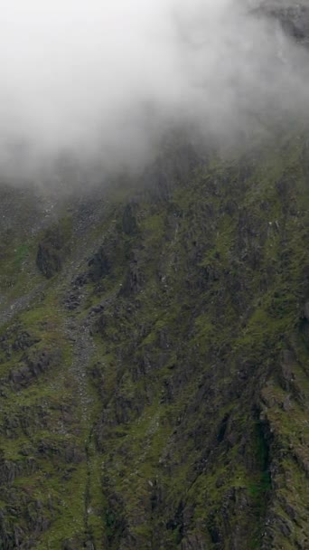 Herrscht Ein Gefühl Des Geheimnisses Während Der Nebel Die Ruhige — Stockvideo