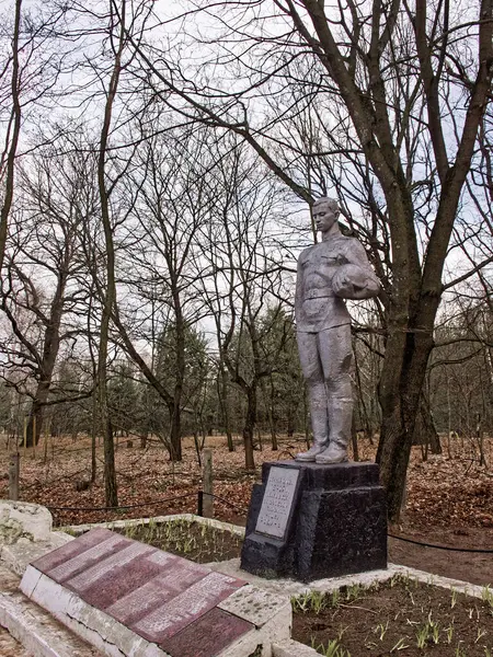 Pomnik Radziecki Żołnierz Poległy Drugi Światowy Wojna Opuszczone Miejsca Strefie — Zdjęcie stockowe