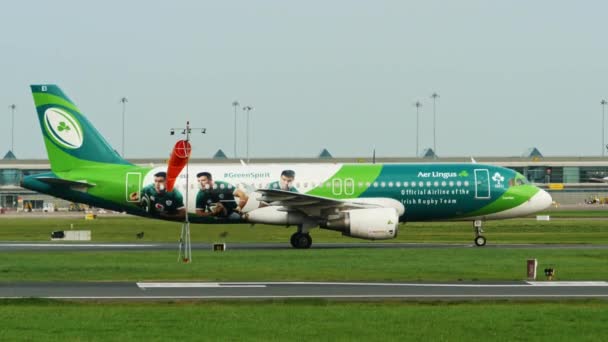 Dublino Irlanda Ottobre 2023 Aereo Aer Lingus Decorato Con Marchio — Video Stock