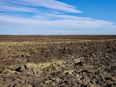 Alan boş ve gökyüzü temiz..