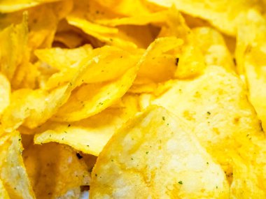 Fast Food Konsepti. Patates cipsi fast food düşkünlüğünü temsil ediyor..