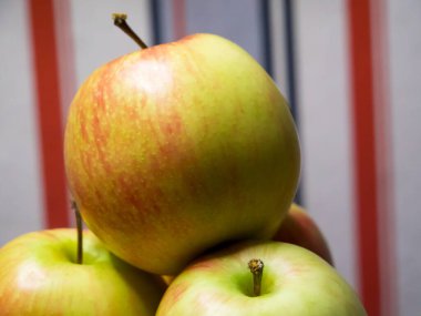 Apple Dizisi. Renkli bir elma dizisi, sağlık temaları için ideal.