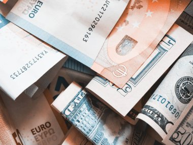 Küresel Finans. Karışık Avrupa ve Amerikan parası, finans teması.
