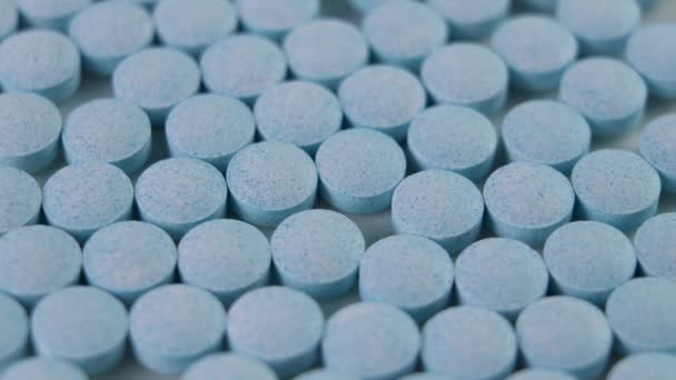 Girando Azul Rodada Pílulas Químicas Médicas Perto — Vídeo de Stock