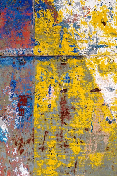 色彩斑斓的乱画笔画在粗糙的古老墙壁上 表面生锈而抽象 多色纹理艺术表面 — 图库照片