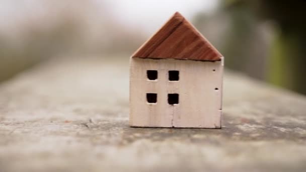 Terramoto Treme Miniatura Modelo Terremoto Queda Uma Casa Residencial Rachada — Vídeo de Stock