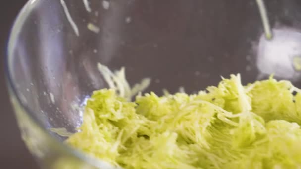 Verde Masa Calabacín Vegetal Para Cocinar Tortitas Dieta — Vídeos de Stock
