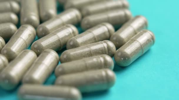 Pil Obat Putih Dengan Latar Belakang Biru Konsep Medicament Kesehatan — Stok Video