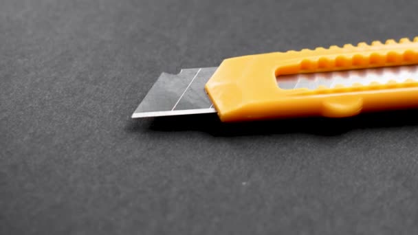Couteau Bureau Avec Lame Segmentée Rétractable Acier Pour Couper Papier — Video