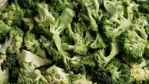 Broccoli Freschi Tritati Ingredienti Vegetali Fette Crude Primo Piano Cucinare — Video Stock
