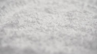 Yavaş çekimde düşen besin potasyum oksit tozu. Tıbbi elektrolit mineral takviyesi. Döndürme