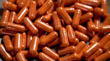 Calendula özütü bitkisel ilaçların besin portakal kapsüllerinde lutein kaynağı olarak kullanılır. Gözler sağlıklı besleyici haplar. Üst Manzara. Döndürme