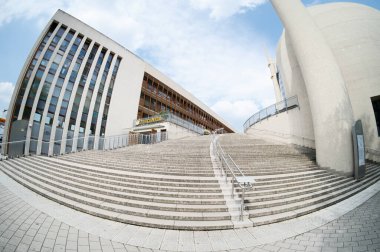 Köln, Almanya Nisan 05 2022: Köln merkez camisi ve ditib merkezine merdiven
