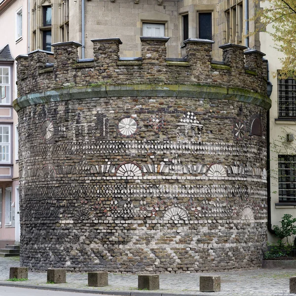 Der Fast 2000 Jahre Alte Römerturm Der Kölner Altstadt Mit — Stockfoto