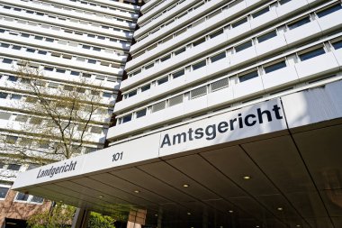 Köln, Almanya, 25 Nisan 2023: Köln Adalet Merkezi Bölge ve Yerel Mahkeme Binası
