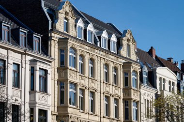 19. yüzyılın sonundan kalma güzel restore edilmiş eski binalar.