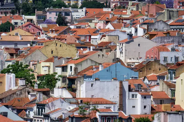 Nossa Senhora da Graca ve Igreja da Graca manastırı Lizbon 'un en yüksek tepesinde yer almaktadır.