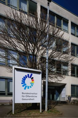 Köln, Almanya 07 Mart 2025: Köln 'deki Maarweg genel merkezinde Federal Sağlık Eğitim Merkezi' nin (BZGA) Federal Sağlık Enstitüsü 'ne yeniden adlandırılması (BIOEG)