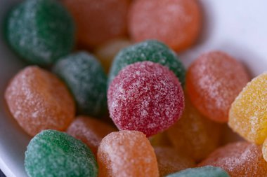 Farklı tatlarda şeker jelibonları