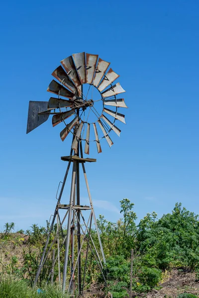 アルゼンチンの田舎にある古い風車は — ストック写真