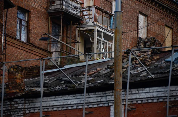 Ukrayna Savaş Rus Füze Saldırısının Sonuçları Şehir Merkezinde Yıkım Hasar — Stok fotoğraf
