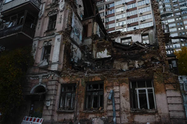 Wojna Ukrainie Konsekwencje Rosyjskiego Ataku Rakietowego Zniszczenia Zniszczenia Centrum Miasta — Zdjęcie stockowe