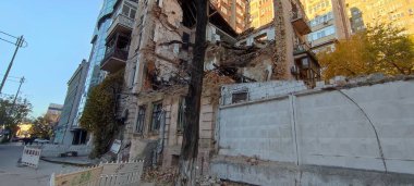 Ukrayna 'da savaş. Rus füze saldırısının sonuçları. Şehir merkezinde yıkım ve hasar. Kyiv, Ukrayna, Ekim 2022