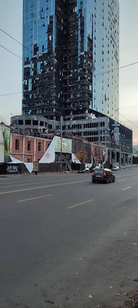 ウクライナでの戦争 ロシアのミサイル攻撃の結果 市内中心部の破壊と損傷 ウクライナのキエフ 2022年10月 — ストック写真