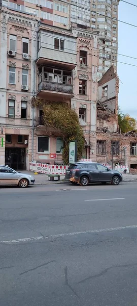 Krig Ukraina Konsekvenser Rysk Missilattack Förstörelse Och Skador Centrum Kiev — Stockfoto