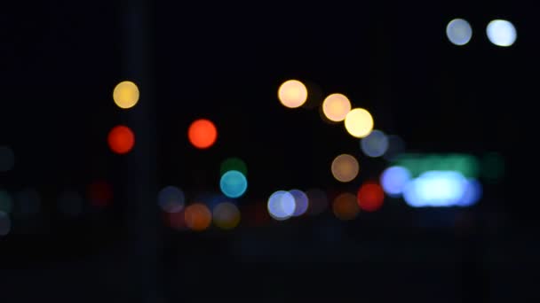 Rekaman Lampu Lalu Lintas Kota Pada Malam Hari — Stok Video