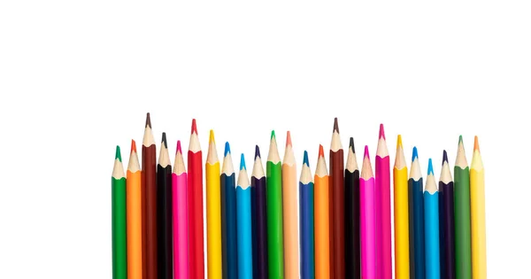 Beyaz Arka Planda Izole Edilmiş Renkli Kalemler Kapatın — Stok fotoğraf