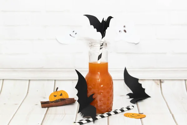Cute Halloween Pumkin Juice Drinks Kids Party Decor Drinks Halloween — Stock Photo, Image