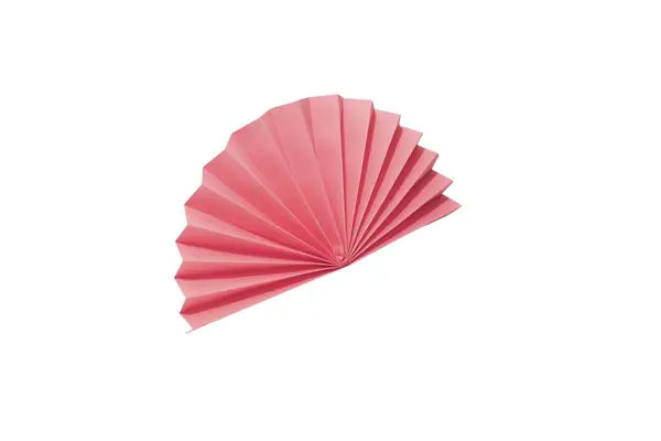 Beyaz arka planda izole edilmiş pembe kağıt fanları için Çin Yeni Yıl dekorasyonu