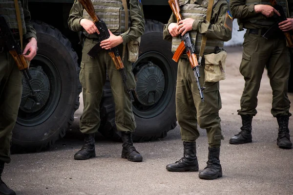 Fusil Kalachnikov Entre Les Mains Armée Guerre Ukraine Opération Antiterroriste — Photo