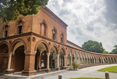 Ferrara, Emilia Romagna, İtalya. Bahçeler, mimari, tarihi binalar, sanat ve tarihle dolu Ferrara Charterhouse anıtı. UNESCO Dünya Mirası Alanı.