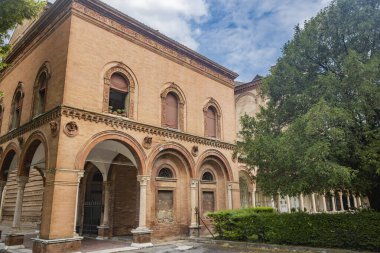 Ferrara, Emilia Romagna, İtalya. Bahçeler, mimari, tarihi binalar, sanat ve tarihle dolu Ferrara Charterhouse anıtı. UNESCO Dünya Mirası Alanı.