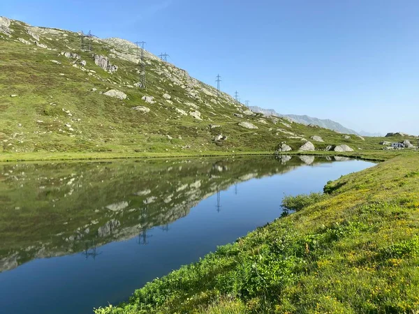 Atmosfera Estiva Sul Lago Rodont Lago Rodont Nella Zona Alpina — Foto Stock