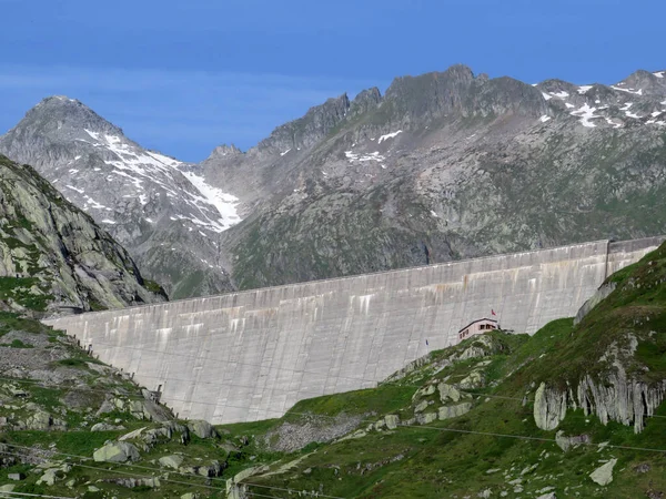 Diga Lucendro Diga Cemento Sul Lago Lucendro Nella Zona Alpina — Foto Stock