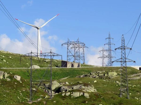 Gotthard风电场或Windpark Gotthard以及瑞士Airolo Schweiz Gotthard山口高山地区的能源之路 Der Pfad Der Energy Gie — 图库照片