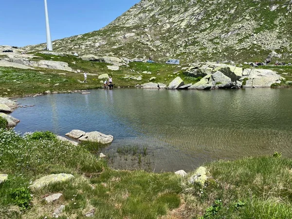 Sommarstämning Vid Sjön Lago Della Piazza Piazzasjön Det Schweiziska Alpina — Stockfoto