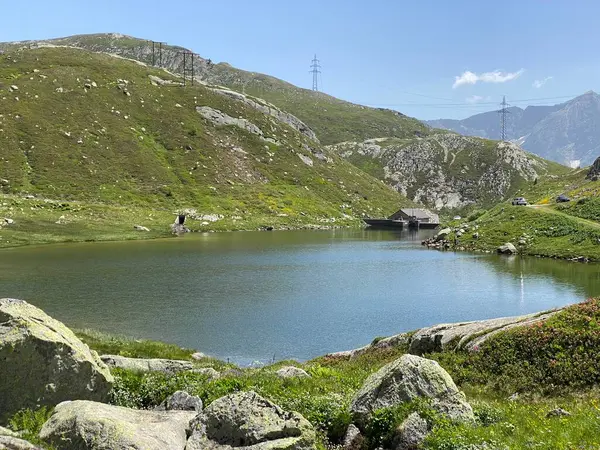 Letnia Atmosfera Nad Jeziorem Lago Dei Morti Lub Jeziorem Umarłych — Zdjęcie stockowe