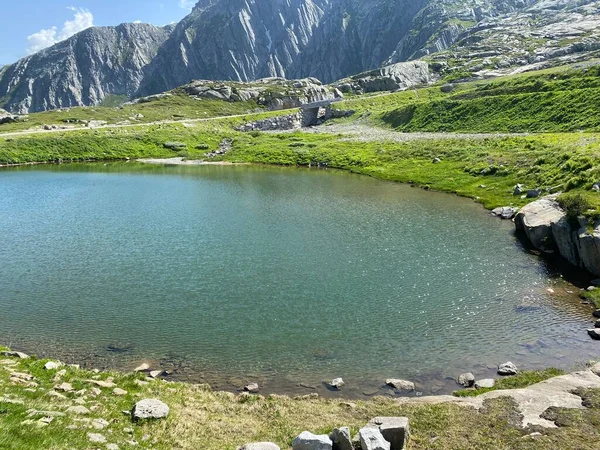 Sommarstämning Lago Dei Banchi Eller Banchisjön Det Schweiziska Alpina Området — Stockfoto
