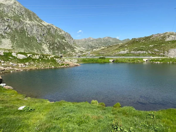 Letnia Atmosfera Lago Dei Banchi Lub Jeziorze Banchi Szwajcarskim Alpejskim — Zdjęcie stockowe