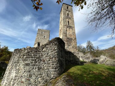 Jorgenberg Şatosu (Joergenberg Şatosu) veya Casti Munt Sogn Gieri (Burgruine Munt Sogn Gieri), Waltensburg - Grisons Kantonu, İsviçre (Kanton Graubuenden, Schweiz)