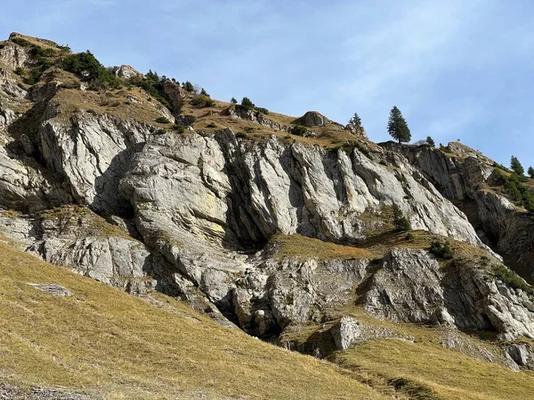Penhascos Pedra Íngremes Rochas Verticais Acima Lago Reservatório Panixersee Lag — Fotografia de Stock