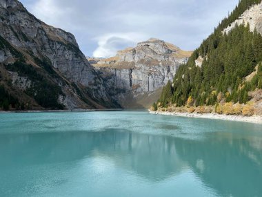 Panixersee Baraj Gölü (Lag da Pigniu) veya Panixer Gölü, Glarus Alpleri dağ kütlesi, Pigniu-Panix - İsviçre 'nin Grisonlar Kantonu (Kanton Graubuenden, Schweiz)