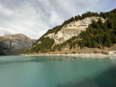 Panixersee Baraj Gölü (Lag da Pigniu) veya Panixer Gölü, Glarus Alpleri dağ kütlesi, Pigniu-Panix - İsviçre 'nin Grisonlar Kantonu (Kanton Graubuenden, Schweiz)